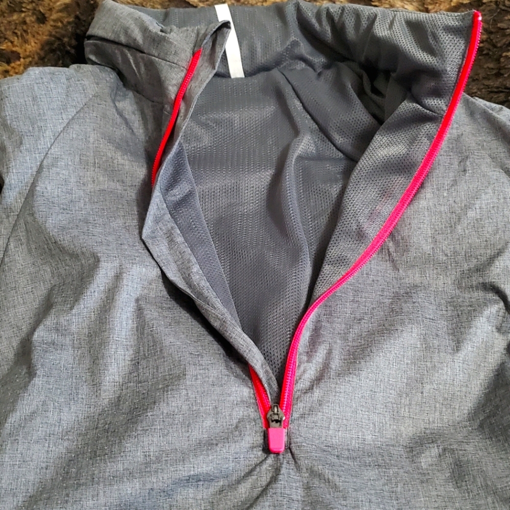 Fabletics Pull Over - image 1